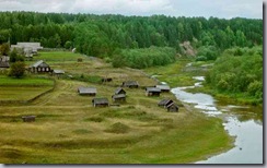 Традиционные семейные русские бани на берегу реки